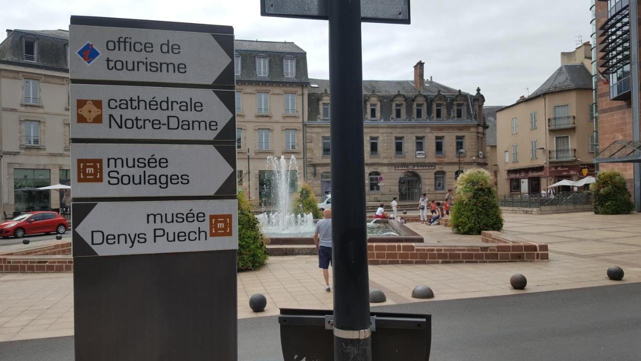 La Maison bleue, un emplacement de choix à Rodez Esterno foto